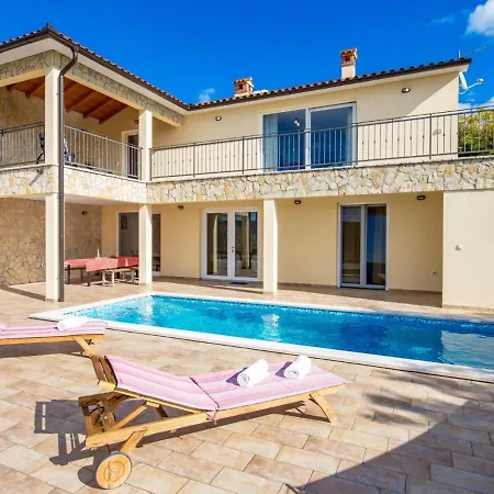 Valente With Pool *