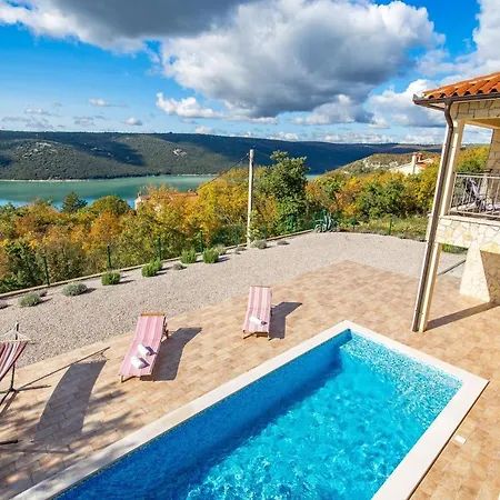 Valente With Pool * Labin (Istria)